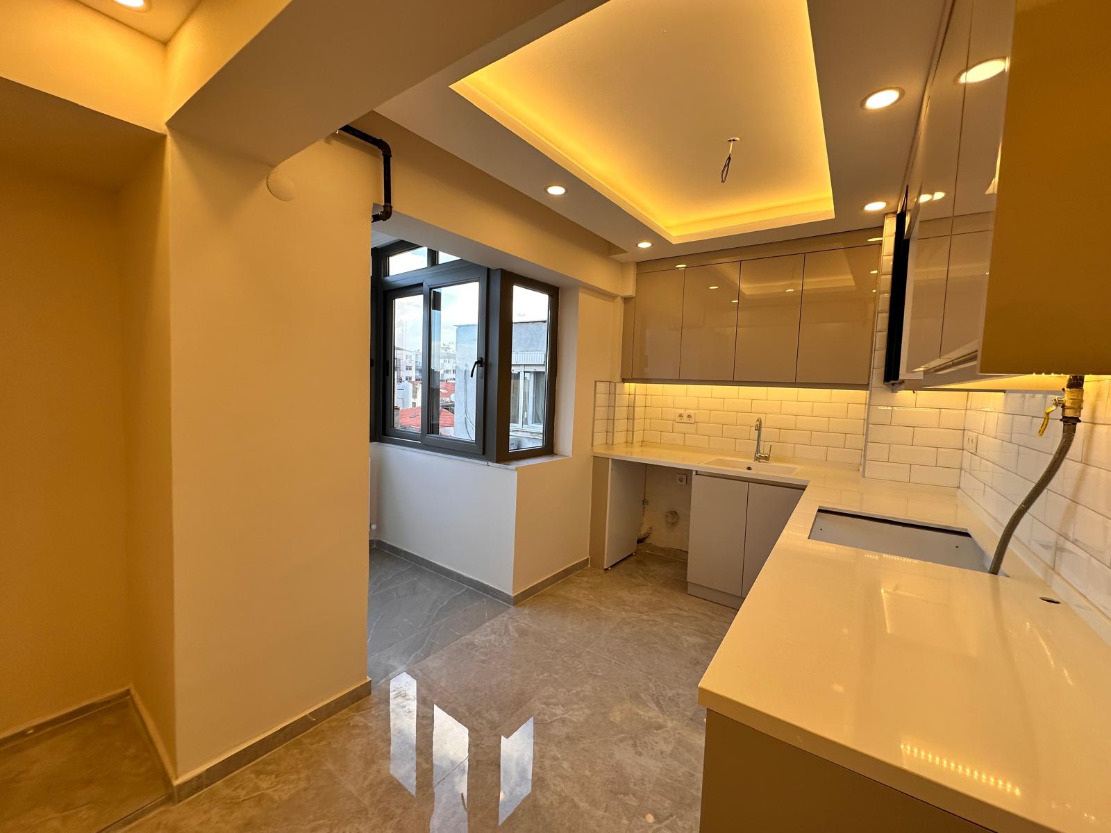 HATAY SEMTİNDE TANJU OKAN PARKI KARŞISI 3 ODA 1 SALON FULL TADİLATLI ARA KAT SATILIK DAİRE 6.650.000TL. 