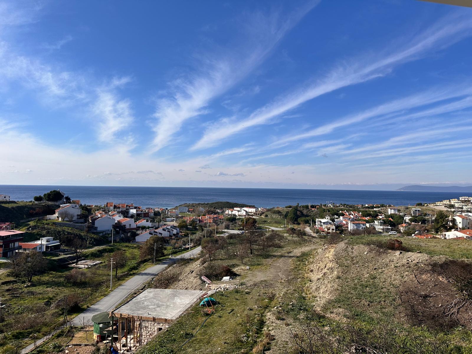 SEFERİHİSAR ÖMÜR BELDESİ HARRAN SİTESİ 4 ODA 1 SALON FULL DENİZ MANZARALI TRİPLEKS 15.500.000TL.