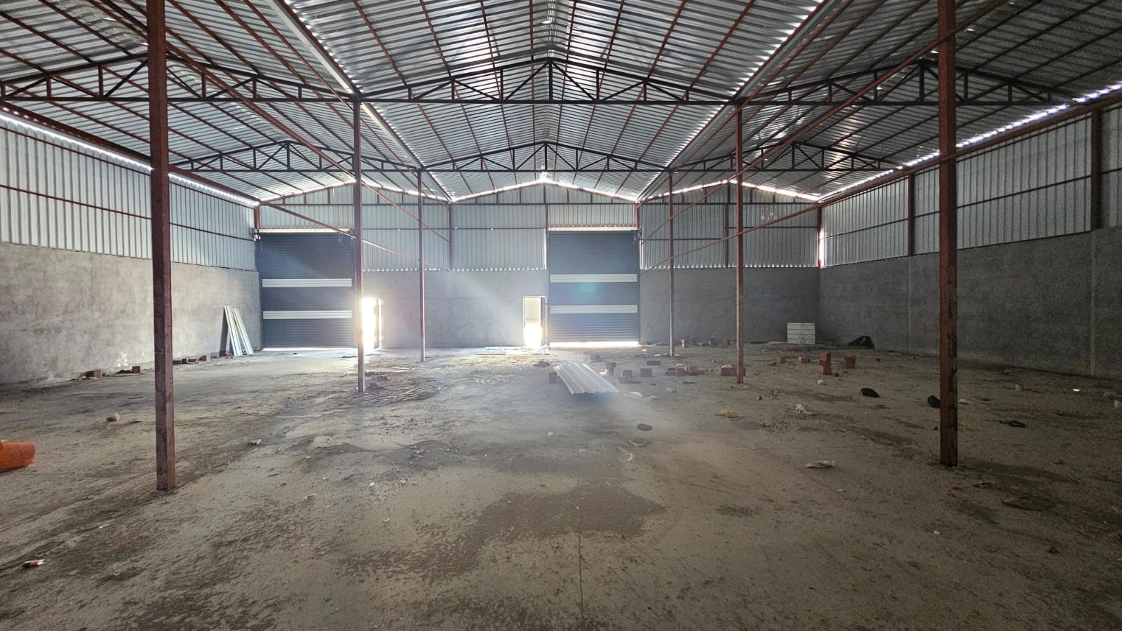 BUCA SANAYİ BÖLGESİNDE 250 M2 SATILIK DEPO İŞYERİ 5.200.000TL.