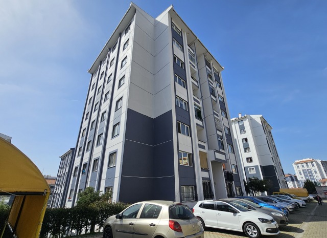 BUCA EVKA1 TOKİ YENİ TADİLATLI 2ODA 1SALON 85 M2 DAİRE 25,000TL.