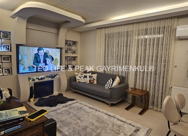 BAHÇELİEVLER'DE 90M2 2 ODA 1 SALON BAKIMLI DAİRE 4,200,000TL.